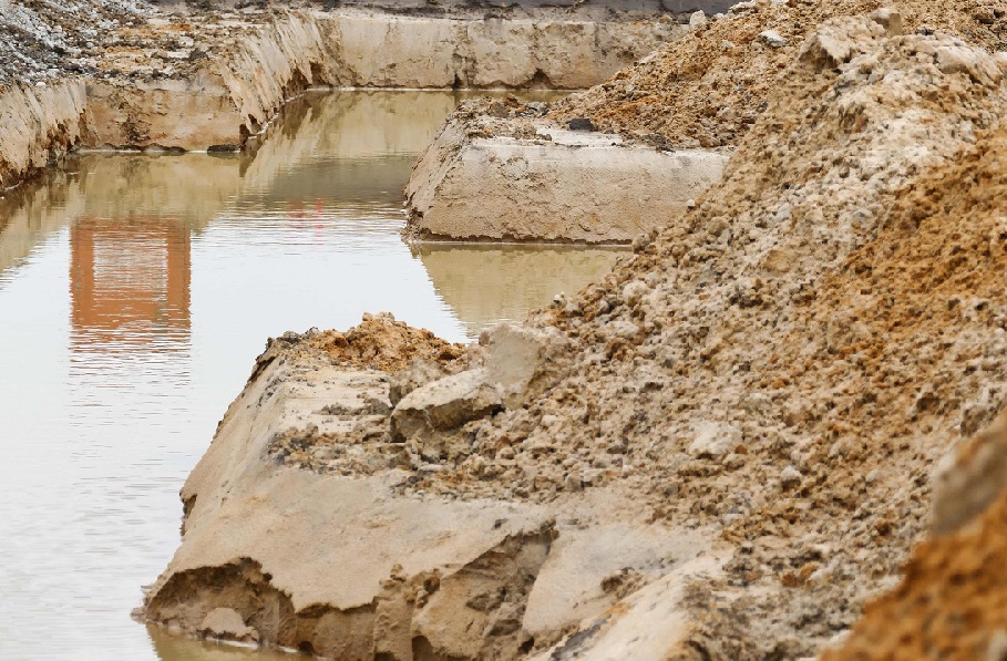 Откачка и очистка котлованов