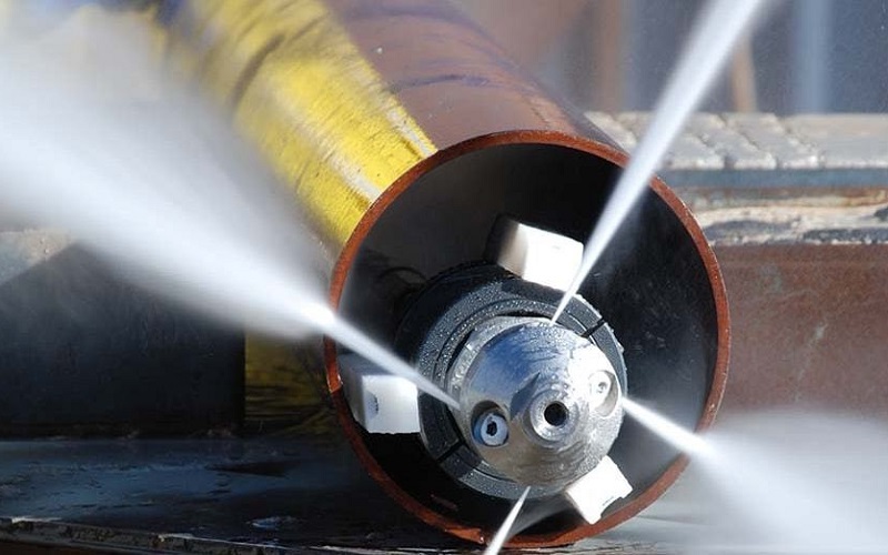 Промывка и прочистка внутренней канализации